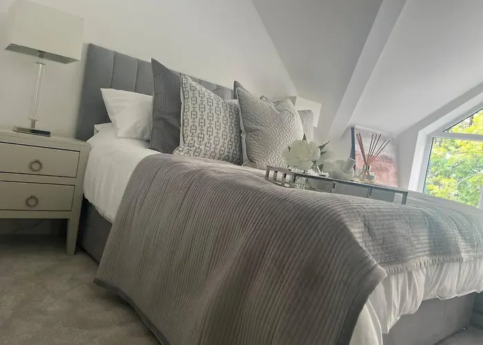 2 Bedroomed Apt By Sefton Park And Spire Hospital