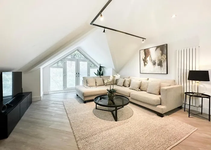 2 Bedroomed Apt By Sefton Park And Spire Hospital